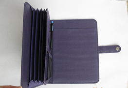 品質(zhì)與商務(wù)風(fēng)范的融合 廣州建達(dá)皮具制品廠供應(yīng)鱷魚紋經(jīng)理夾